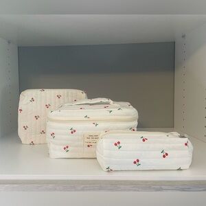 NWOT 3 Piece Travel Bags 🍒